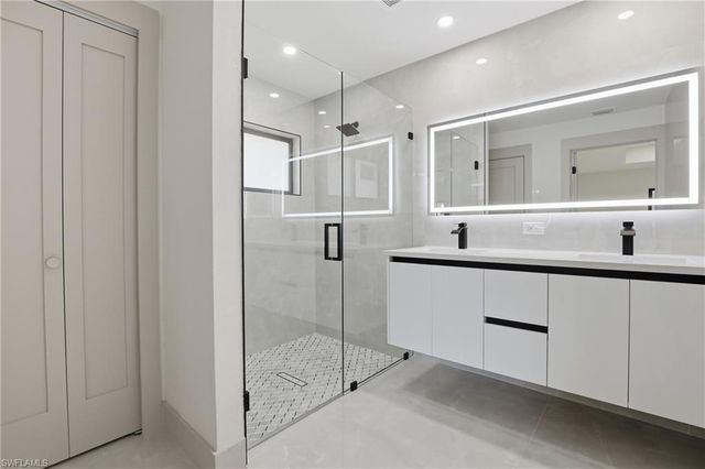 1105 Artic ST E, Lehigh Acres, FL 33974