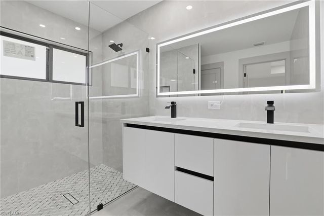 1105 Artic ST E, Lehigh Acres, FL 33974