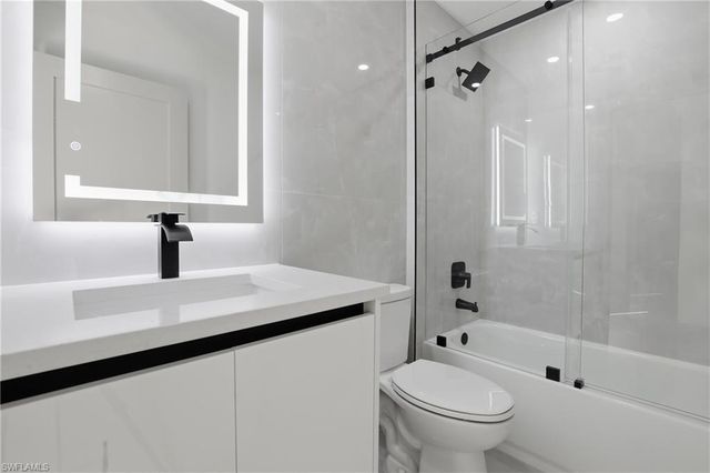 1105 Artic ST E, Lehigh Acres, FL 33974