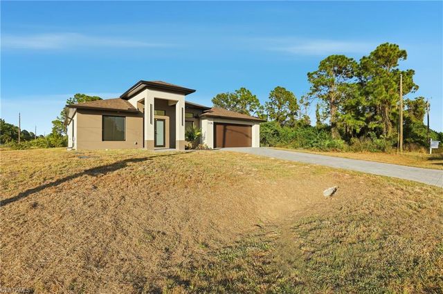 1105 Artic ST E, Lehigh Acres, FL 33974