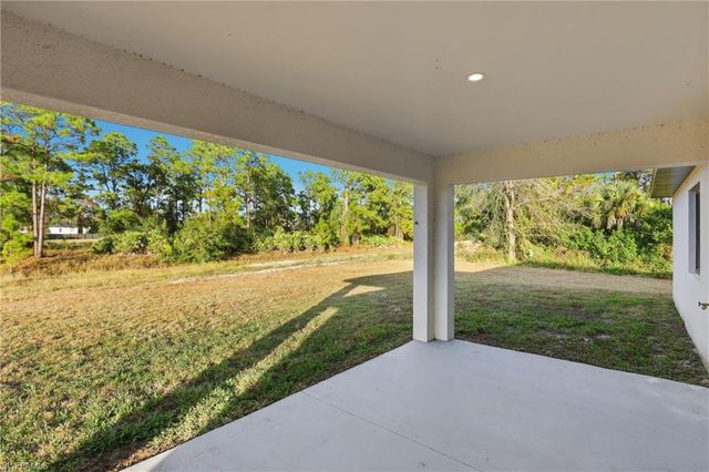 1105 Artic ST E, Lehigh Acres, FL 33974