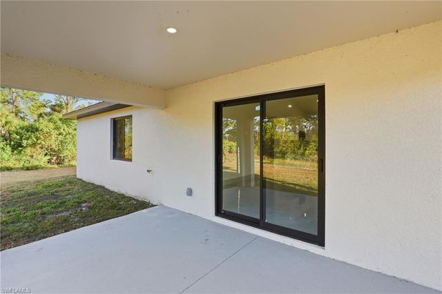 1105 Artic ST E, Lehigh Acres, FL 33974