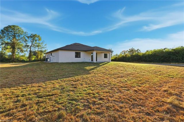 1105 Artic ST E, Lehigh Acres, FL 33974