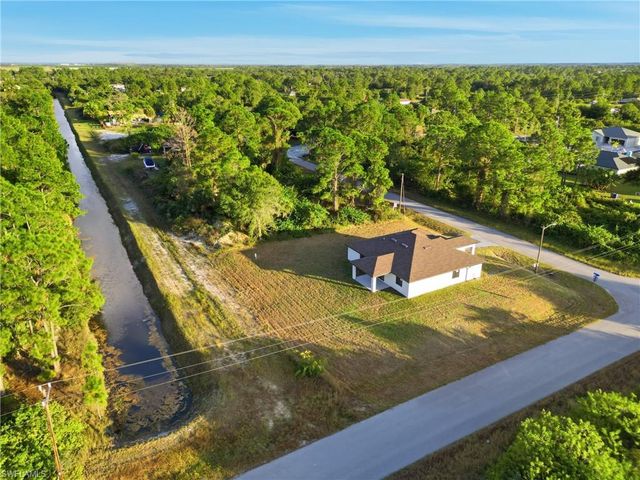 1105 Artic ST E, Lehigh Acres, FL 33974