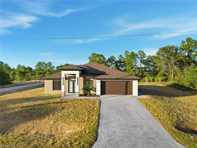 1105 Artic ST E, Lehigh Acres, FL 33974