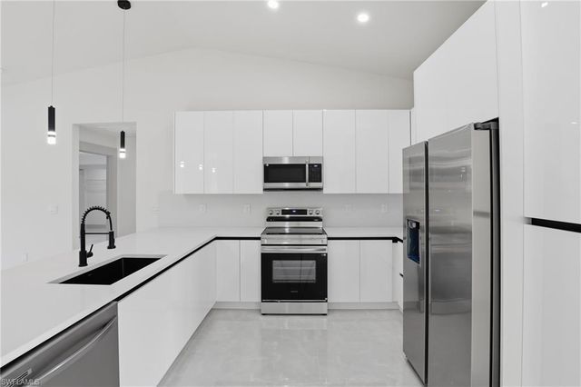 1105 Artic ST E, Lehigh Acres, FL 33974