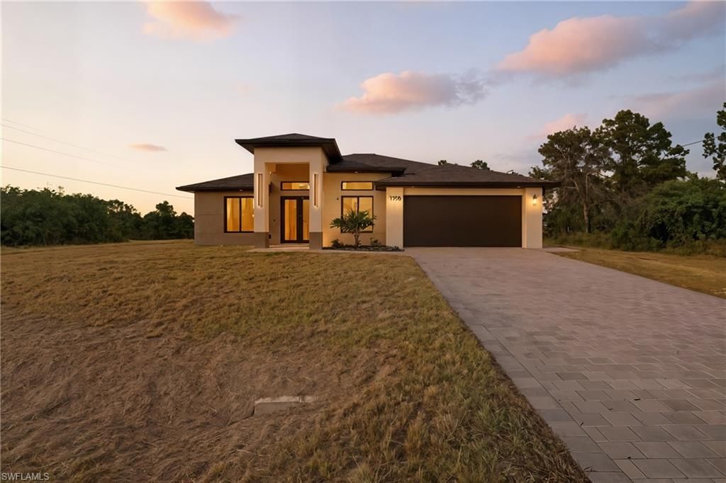 1105 Artic ST E, Lehigh Acres, FL 33974