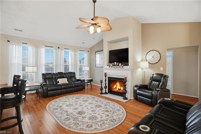 10419 Sylvia CIR, Windsor, VA 23487