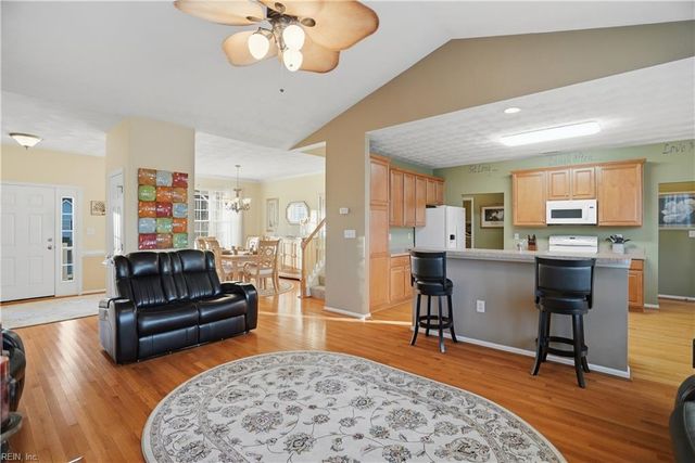 10419 Sylvia CIR, Windsor, VA 23487