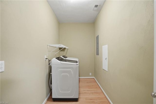 10419 Sylvia CIR, Windsor, VA 23487