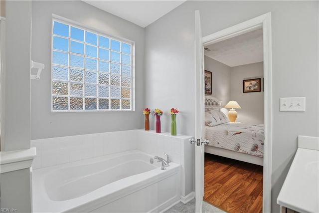 10419 Sylvia CIR, Windsor, VA 23487