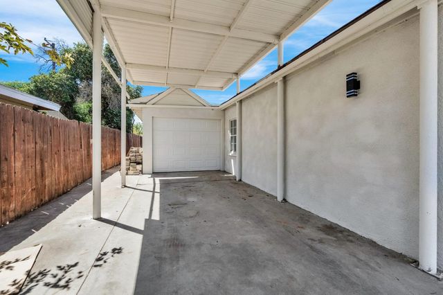 115 W Buckingham, Fresno, CA 93705