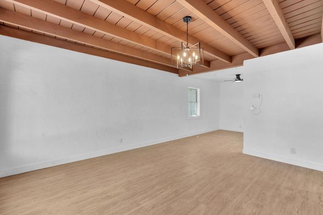 115 W Buckingham, Fresno, CA 93705