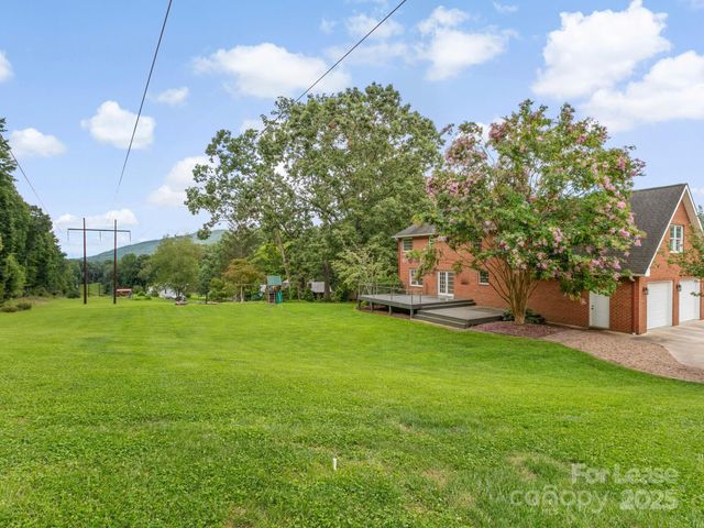 206 Bridle Path, Candler, NC 28715