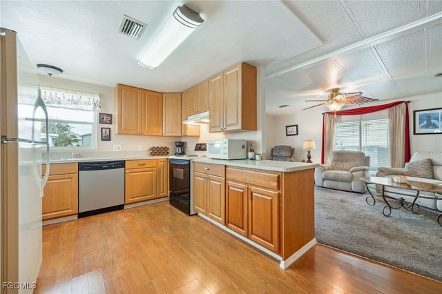 487 Jacklin LN, North Fort Myers, FL 33903