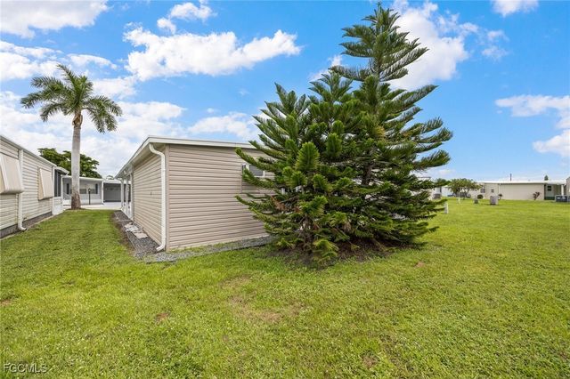 487 Jacklin LN, North Fort Myers, FL 33903