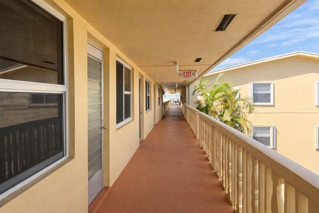 210 Salisbury I, West Palm Beach, FL 33417