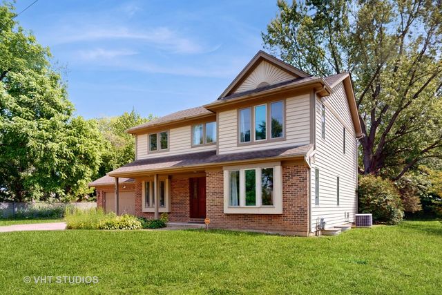 3425 Woodlawn Avenue, Gurnee, IL 60031