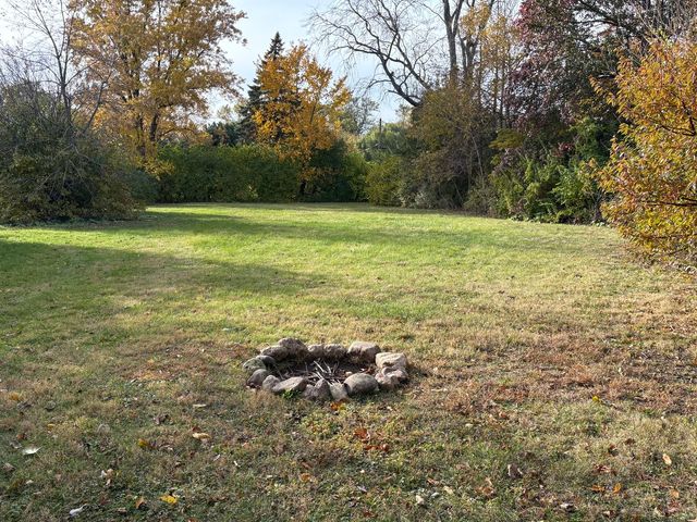 5517 Essex Road, Lisle, IL 60532