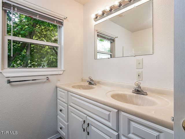 138 Grandview Street, Church Hill, TN 37642