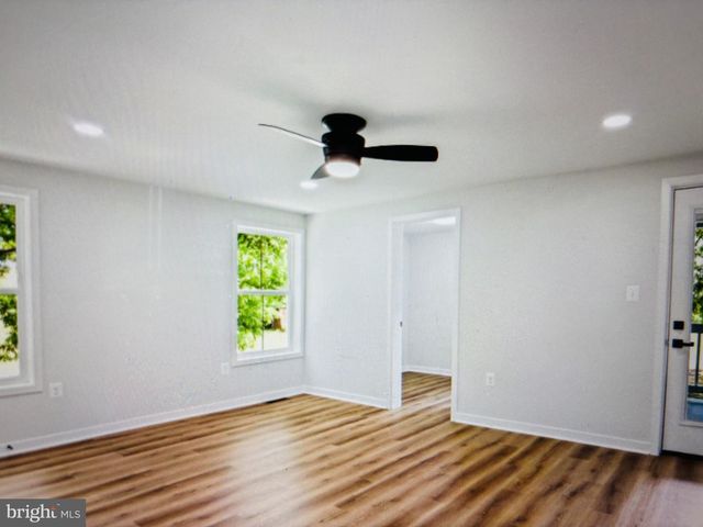 15990 CHARLES TOWN RD, Charles Town, WV 25414