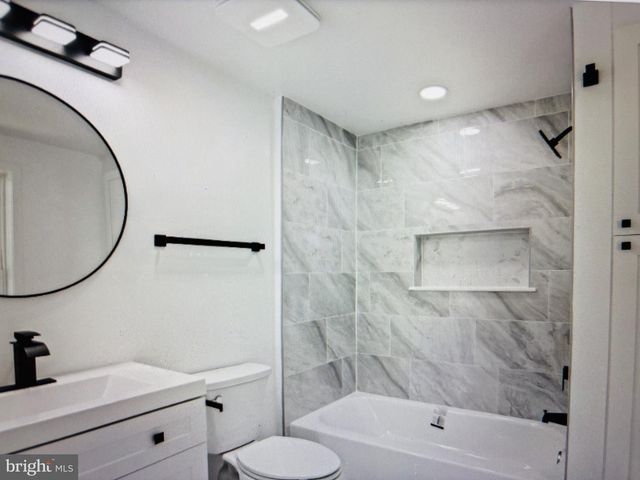 15990 CHARLES TOWN RD, Charles Town, WV 25414