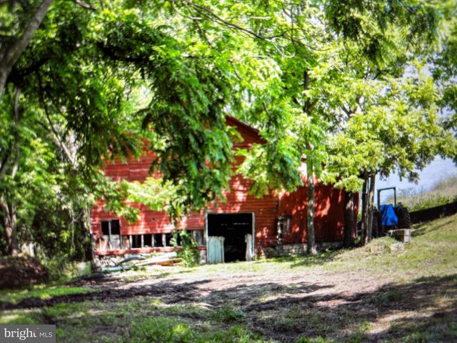 15990 CHARLES TOWN RD, Charles Town, WV 25414