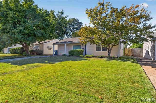 165 Brackleigh Lane, Florissant, MO 63031