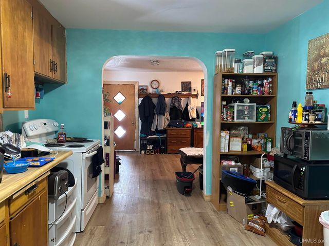 105 N Beecher Street, Bessemer, MI 49911