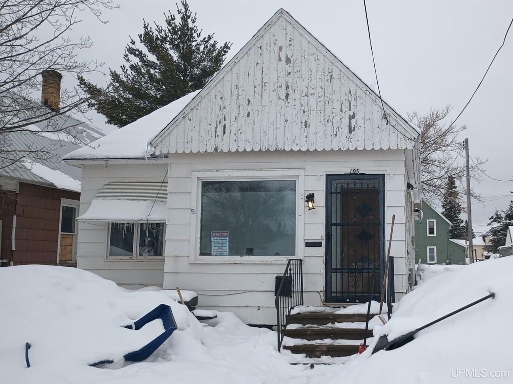 105 N Beecher Street, Bessemer, MI 49911