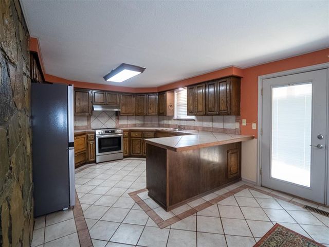 1 Lancet Court, Shawnee, OK 74804
