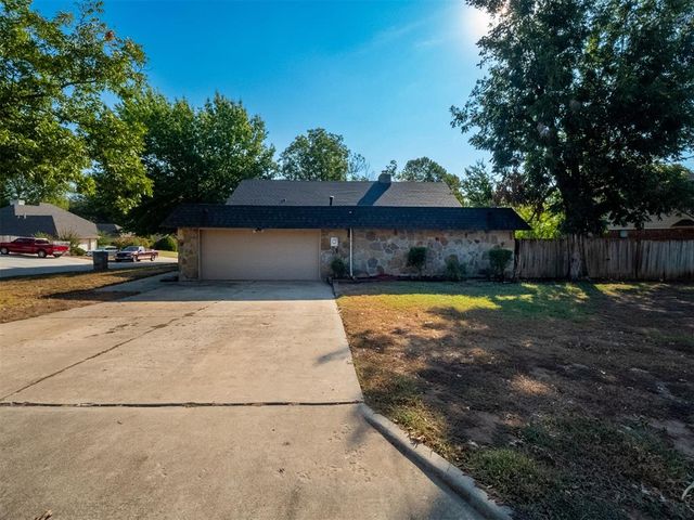 1 Lancet Court, Shawnee, OK 74804