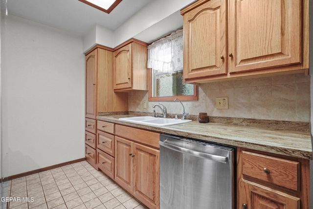 5660 LONGVIEW Drive, El Paso, TX 79924