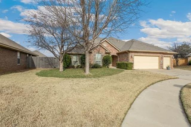 9005 NW 79th Terrace, Yukon, OK 73099