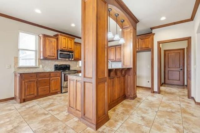 9005 NW 79th Terrace, Yukon, OK 73099