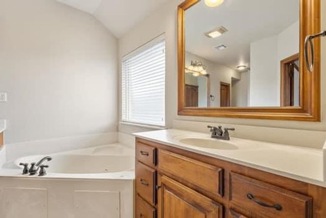 9005 NW 79th Terrace, Yukon, OK 73099