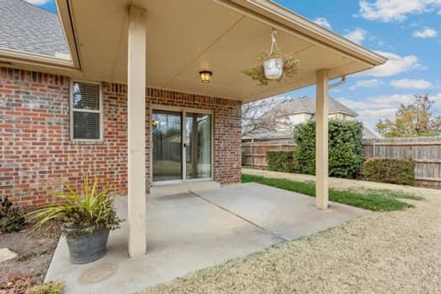 9005 NW 79th Terrace, Yukon, OK 73099