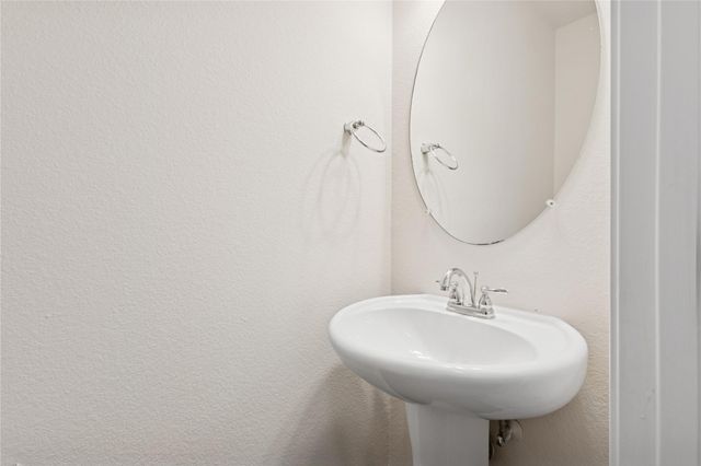 1200 S 10th ST 1804, Pflugerville, TX 78660