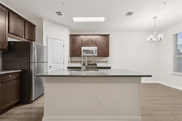 1200 S 10th ST 1804, Pflugerville, TX 78660