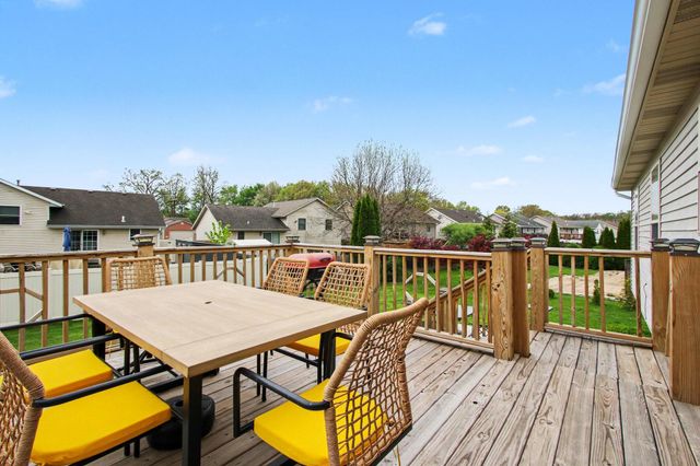1304 Csokasy Lane, Hobart, IN 46342