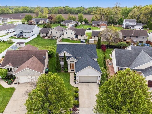 1304 Csokasy Lane, Hobart, IN 46342