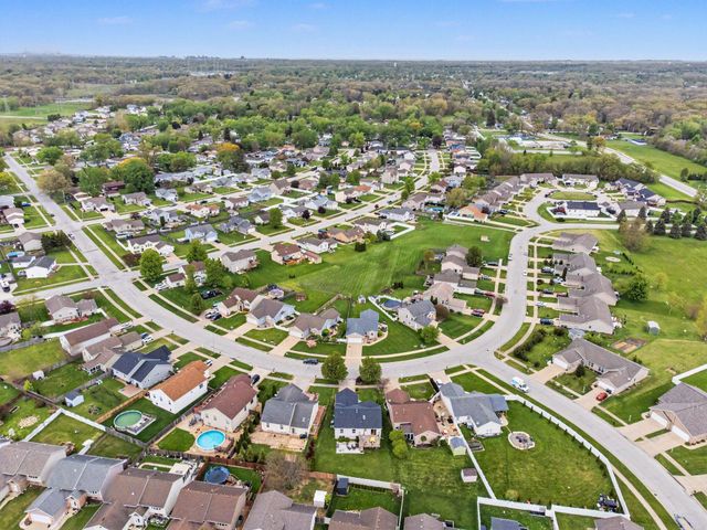 1304 Csokasy Lane, Hobart, IN 46342