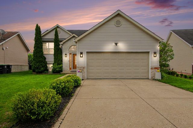 1304 Csokasy Lane, Hobart, IN 46342