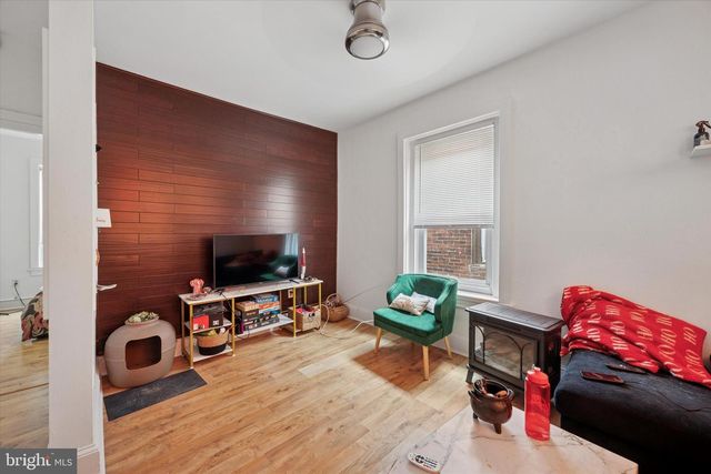 222 BUCKINGHAM PL, Philadelphia, PA 19104