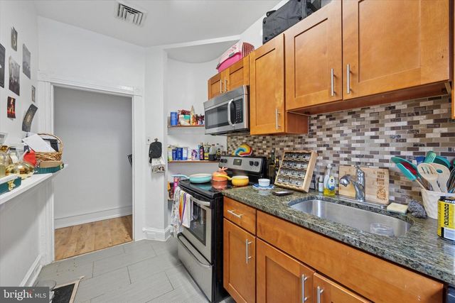 222 BUCKINGHAM PL, Philadelphia, PA 19104
