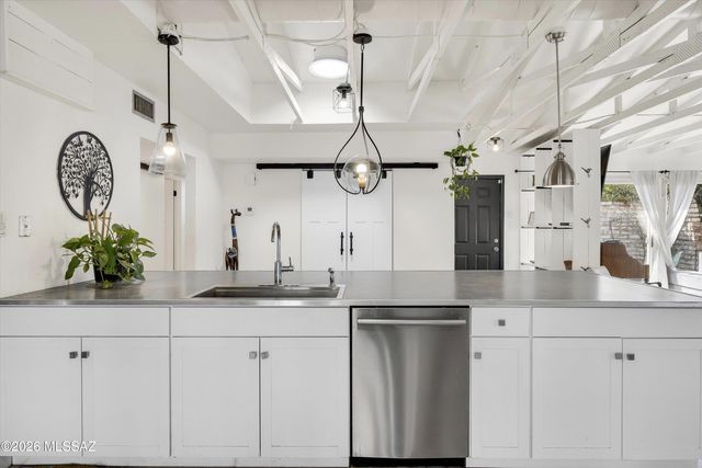 3059 N Tecumseh Court, Tucson, AZ 85715