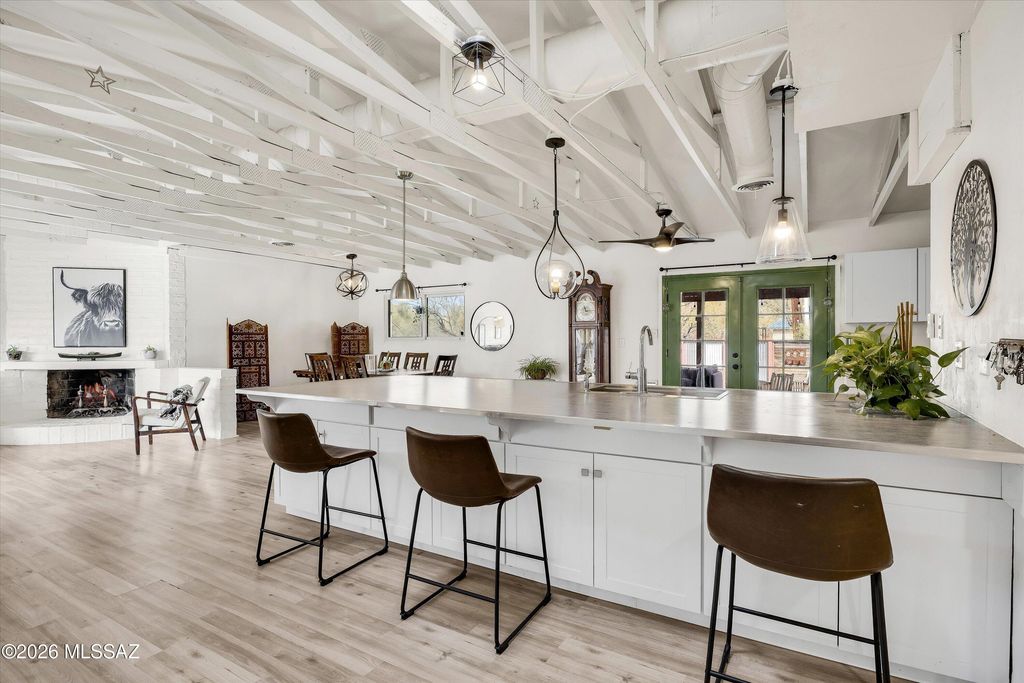 3059 N Tecumseh Court, Tucson, AZ 85715