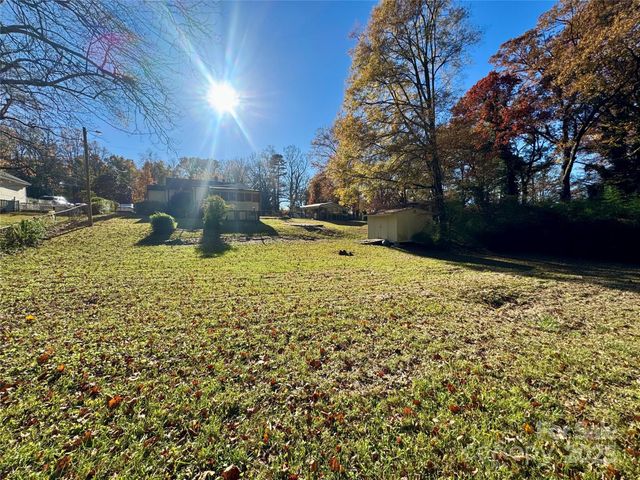 1116 W Davidson Avenue, Gastonia, NC 28052