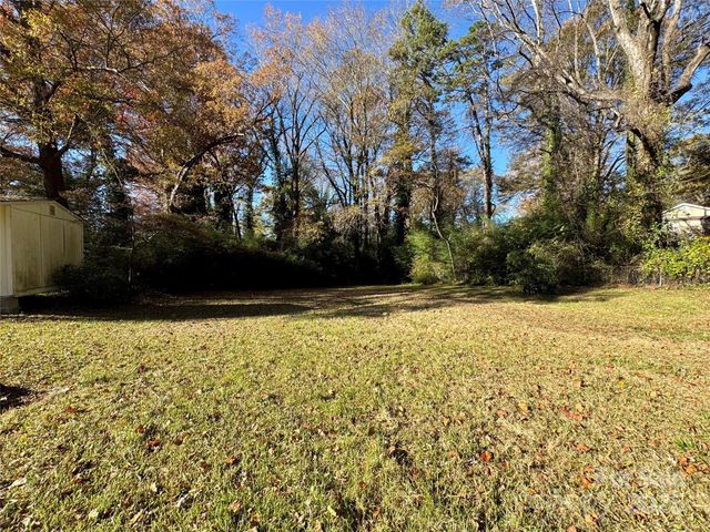 1116 W Davidson Avenue, Gastonia, NC 28052