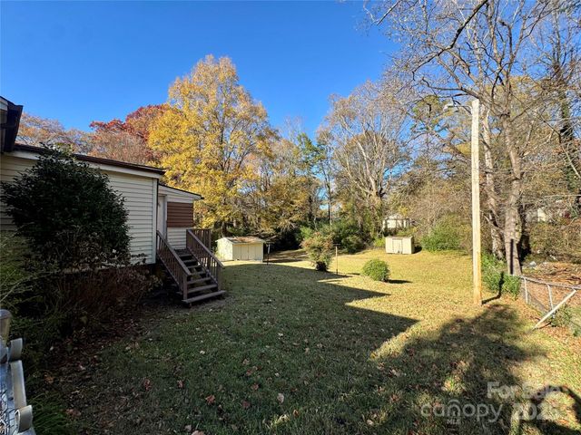 1116 W Davidson Avenue, Gastonia, NC 28052